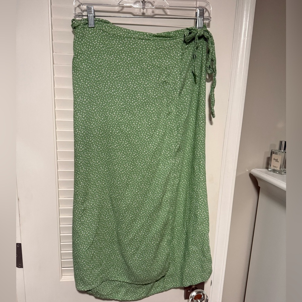 URBAN Romantics Green and White Dotted Skirt